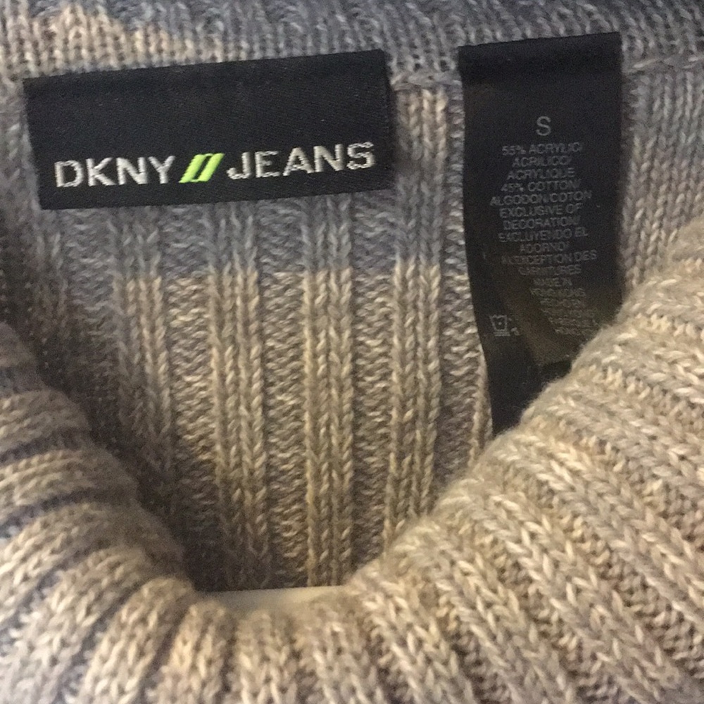 Sweater - Picture 3 of 3